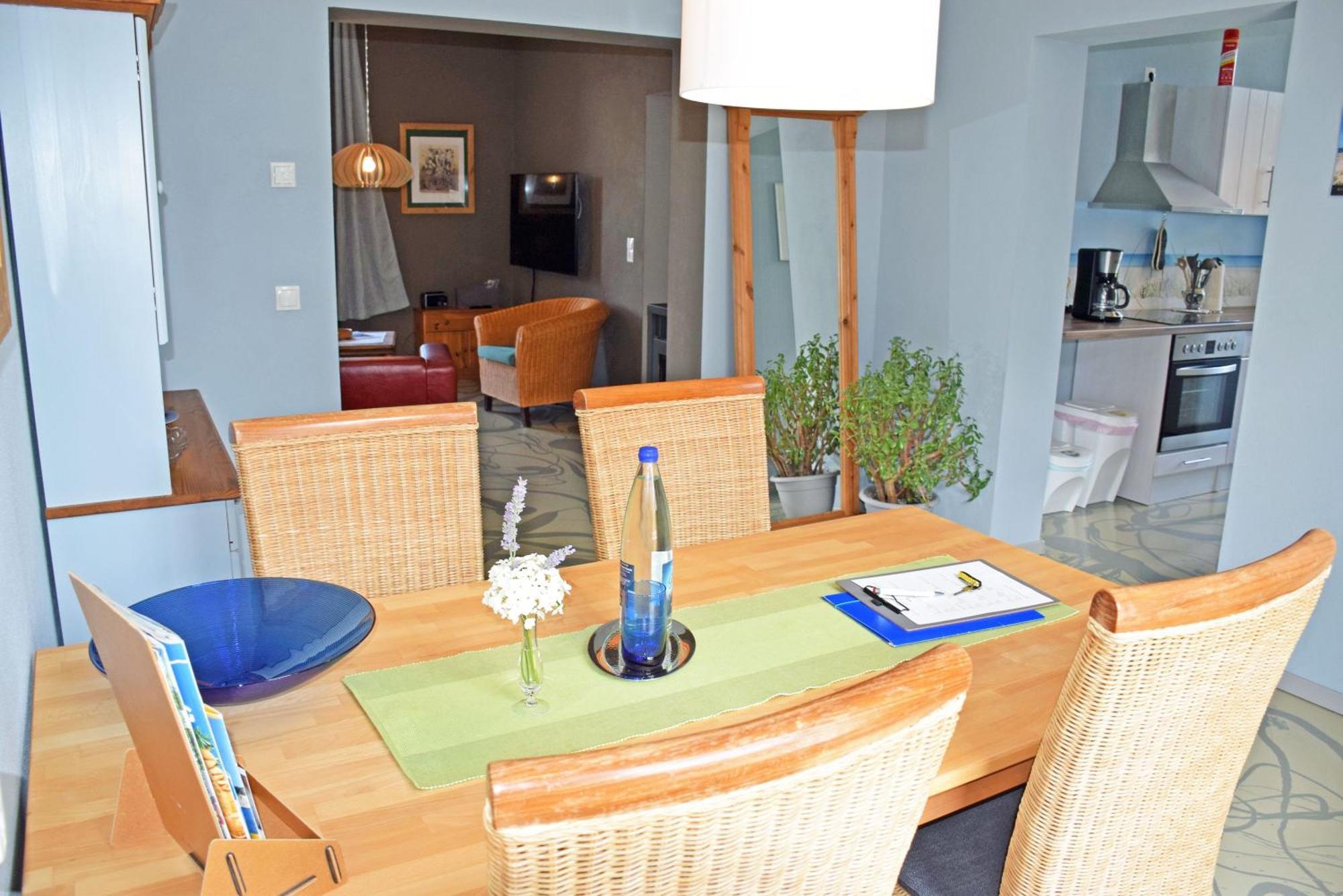 Schoene Ferienwohnungen In Sassnit Sassnitz Extérieur photo